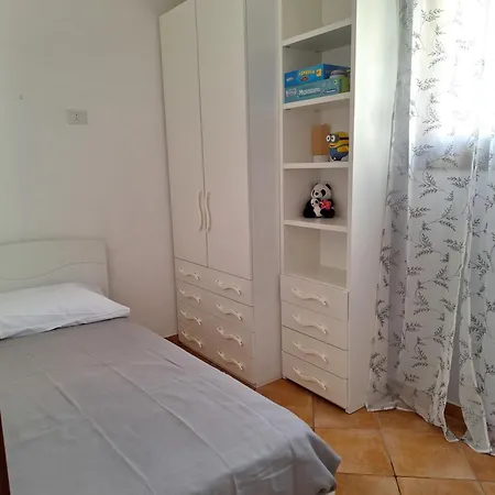 Attico Anais